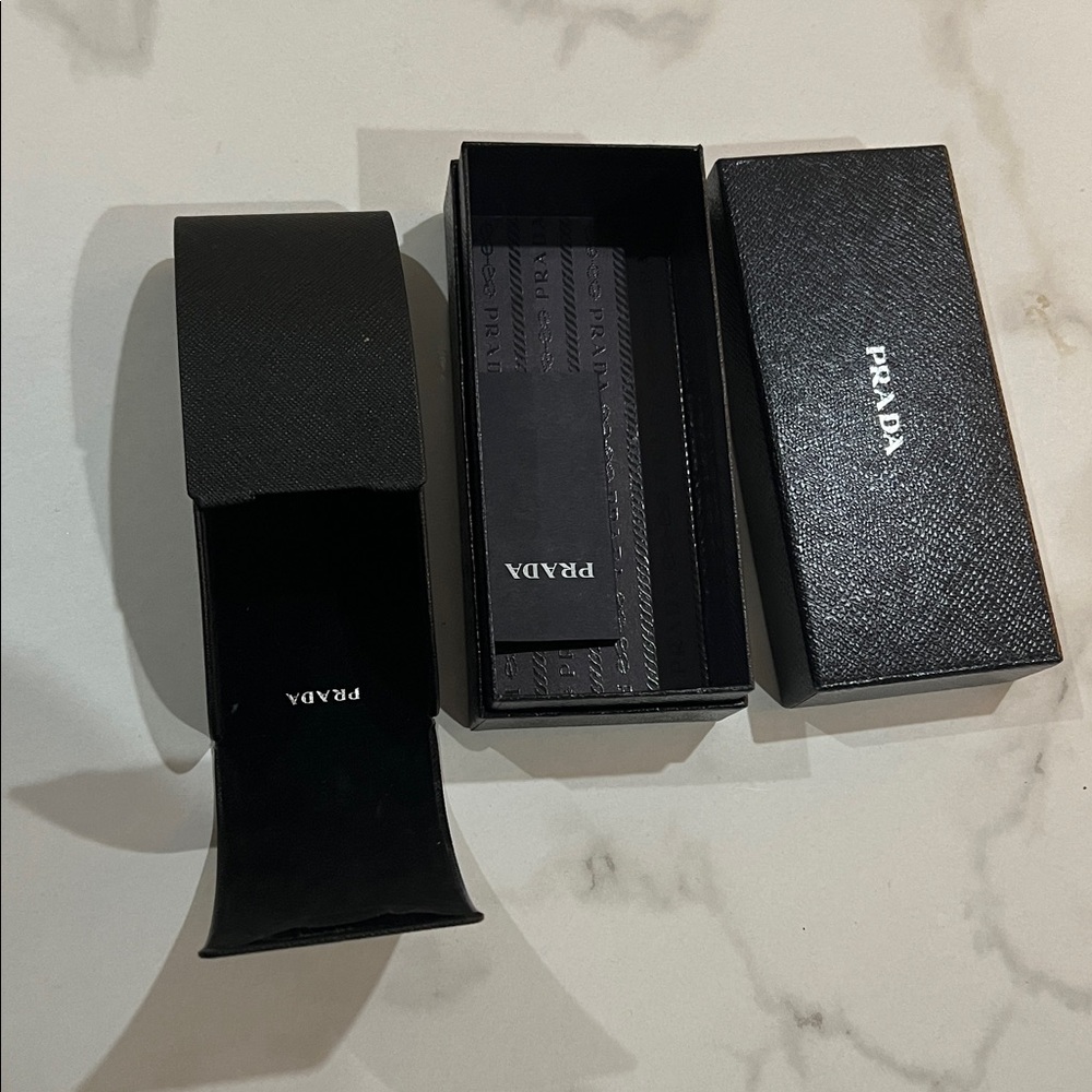 Prada Elegant Black Sunglasses - Picture 5 of 7